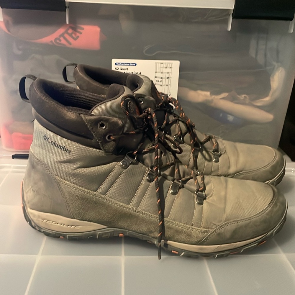 Men’s Columbia waterproof hiking boot